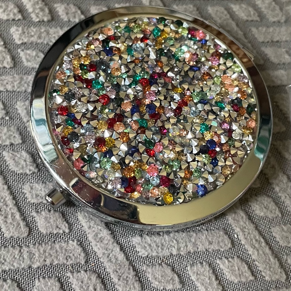 Compact Mirror